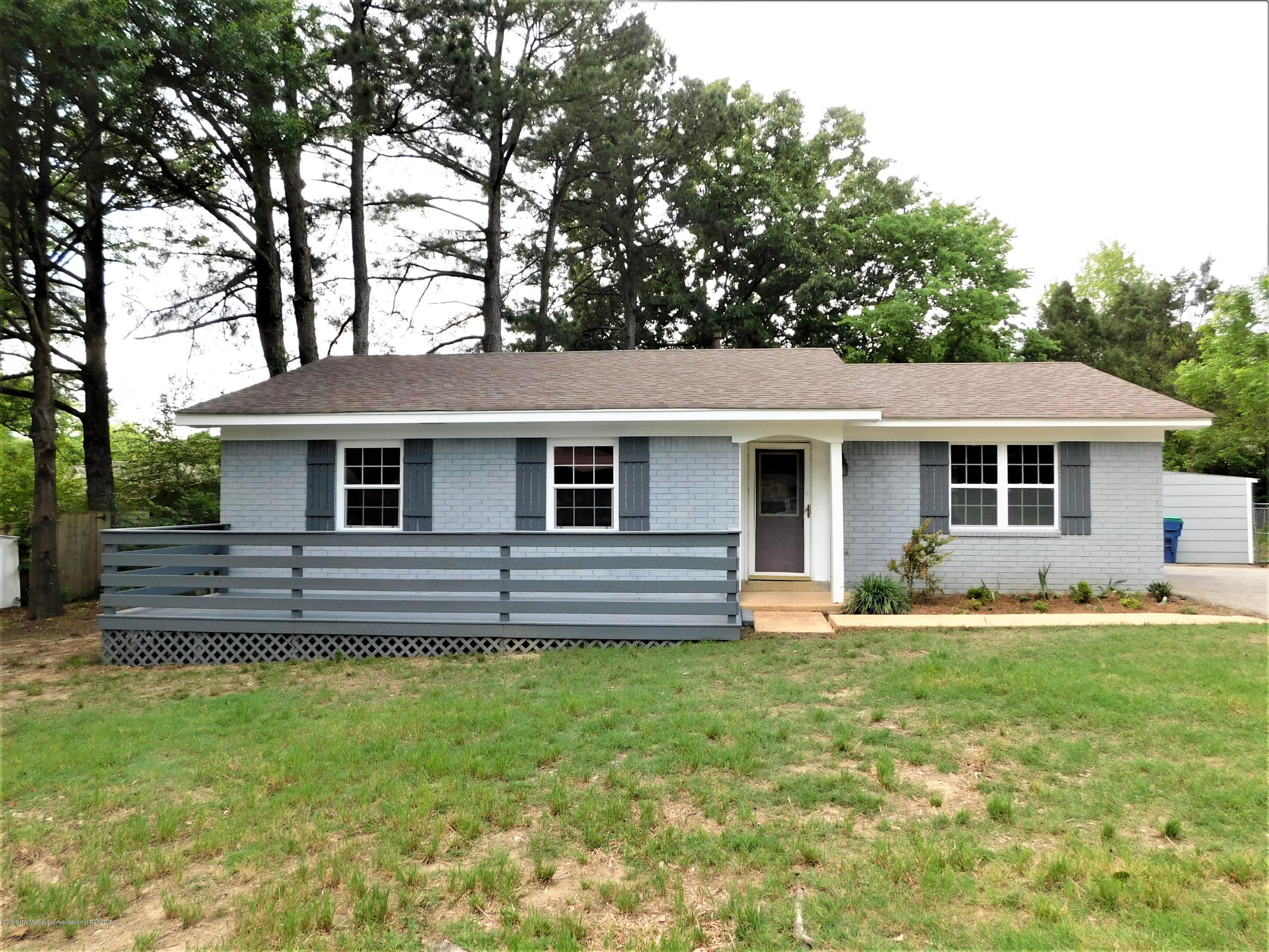 230 East Oak Grove Road Hernando, MS 38632 - Photo 4 of 44 front