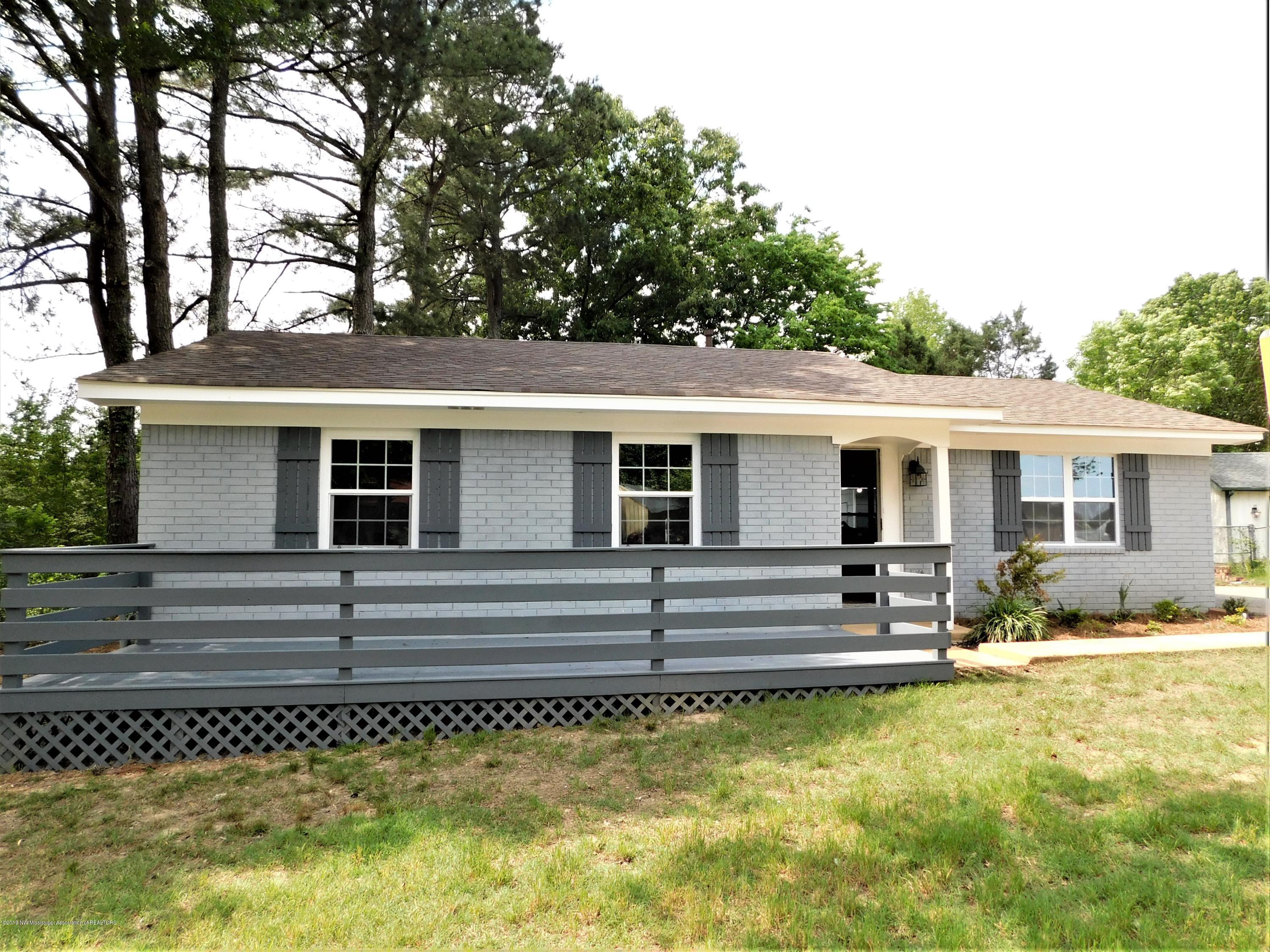 230 East Oak Grove Road Hernando, MS 38632 - Photo 5 of 44 front