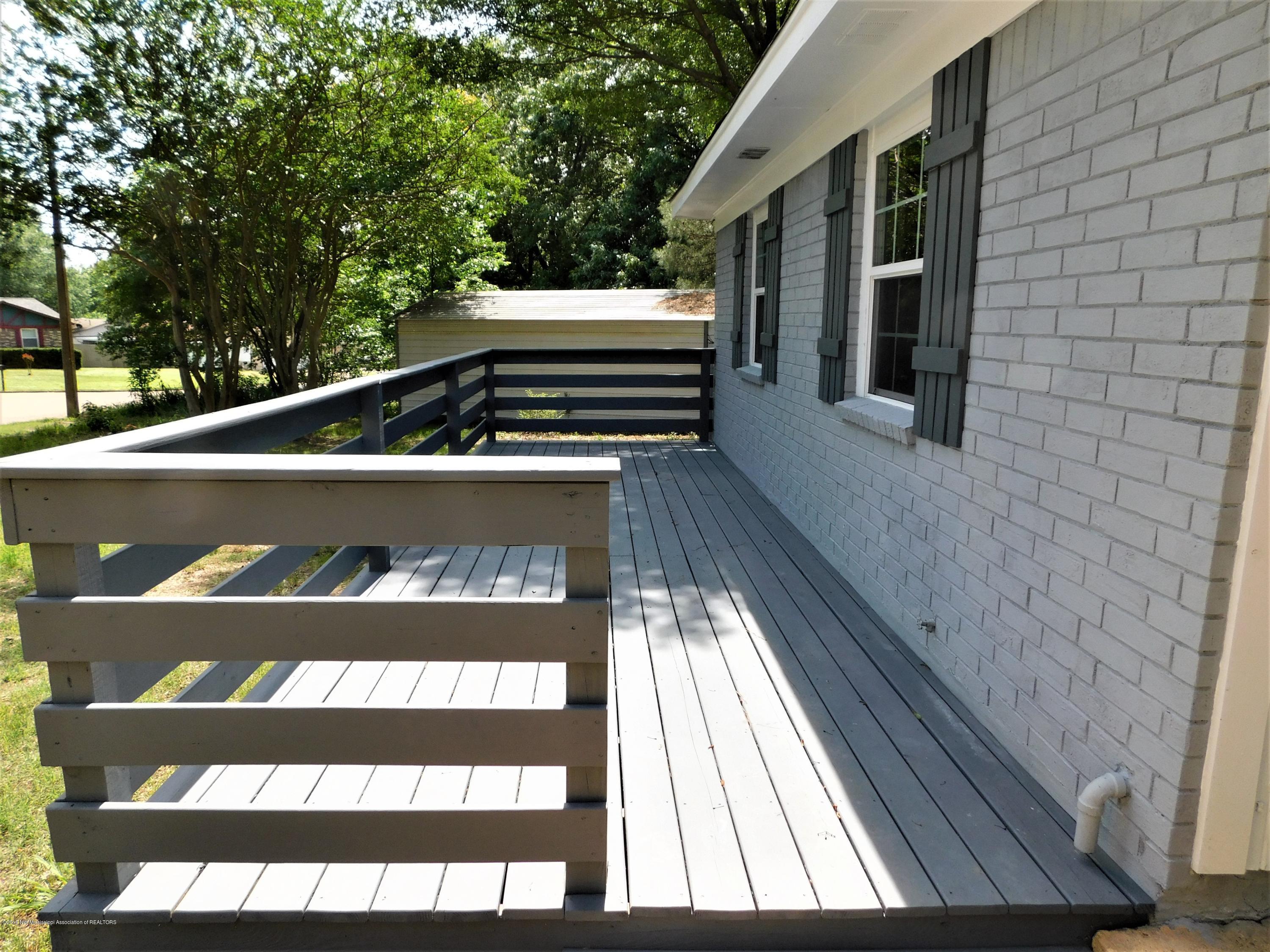 230 East Oak Grove Road Hernando, MS 38632 - Photo 6 of 44 deck