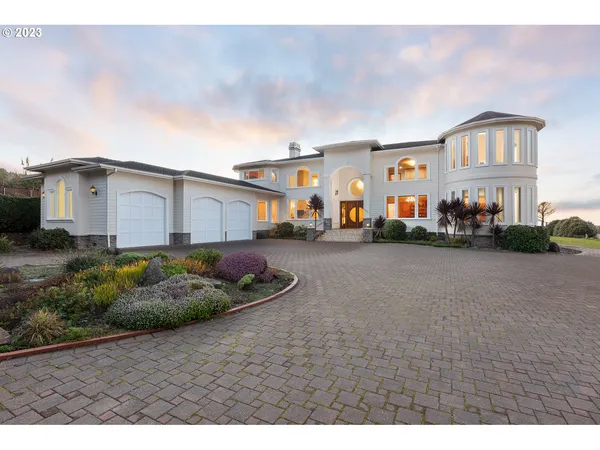 $2,195,000 | 3775 Highway 101 North, Yachats, OR 97498