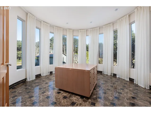 $2,195,000 | 3775 Highway 101 North, Yachats, OR 97498