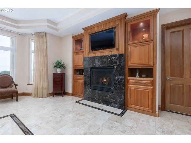 $2,195,000 | 3775 Highway 101 North, Yachats, OR 97498