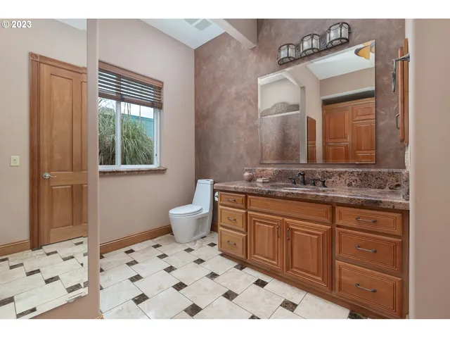 $2,195,000 | 3775 Highway 101 North, Yachats, OR 97498