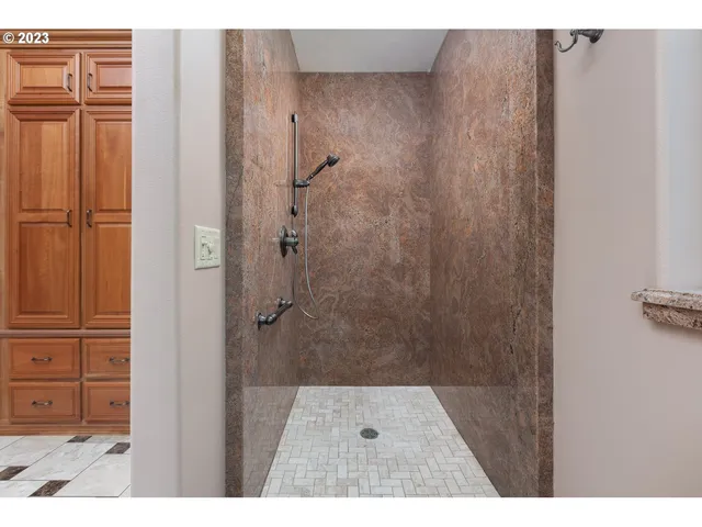 $2,195,000 | 3775 Highway 101 North, Yachats, OR 97498