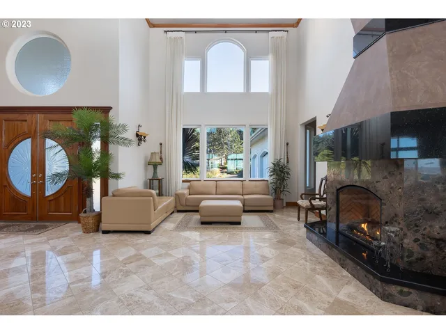 $2,195,000 | 3775 Highway 101 North, Yachats, OR 97498