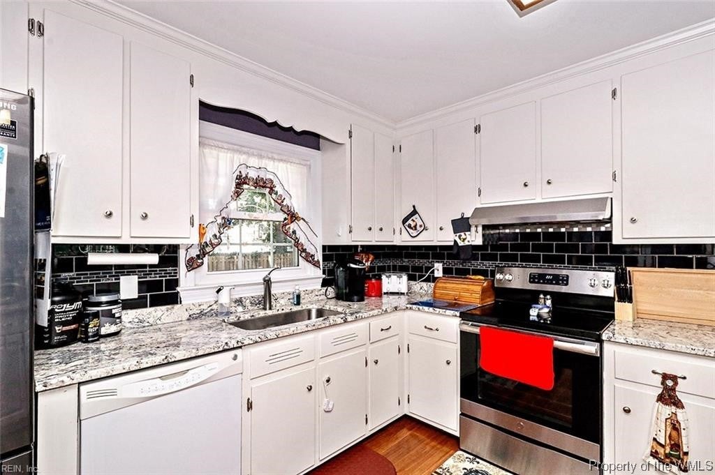 160 Wilderness Road Hampton, VA 23669 - Photo 7 of 33 Gallery Image 7