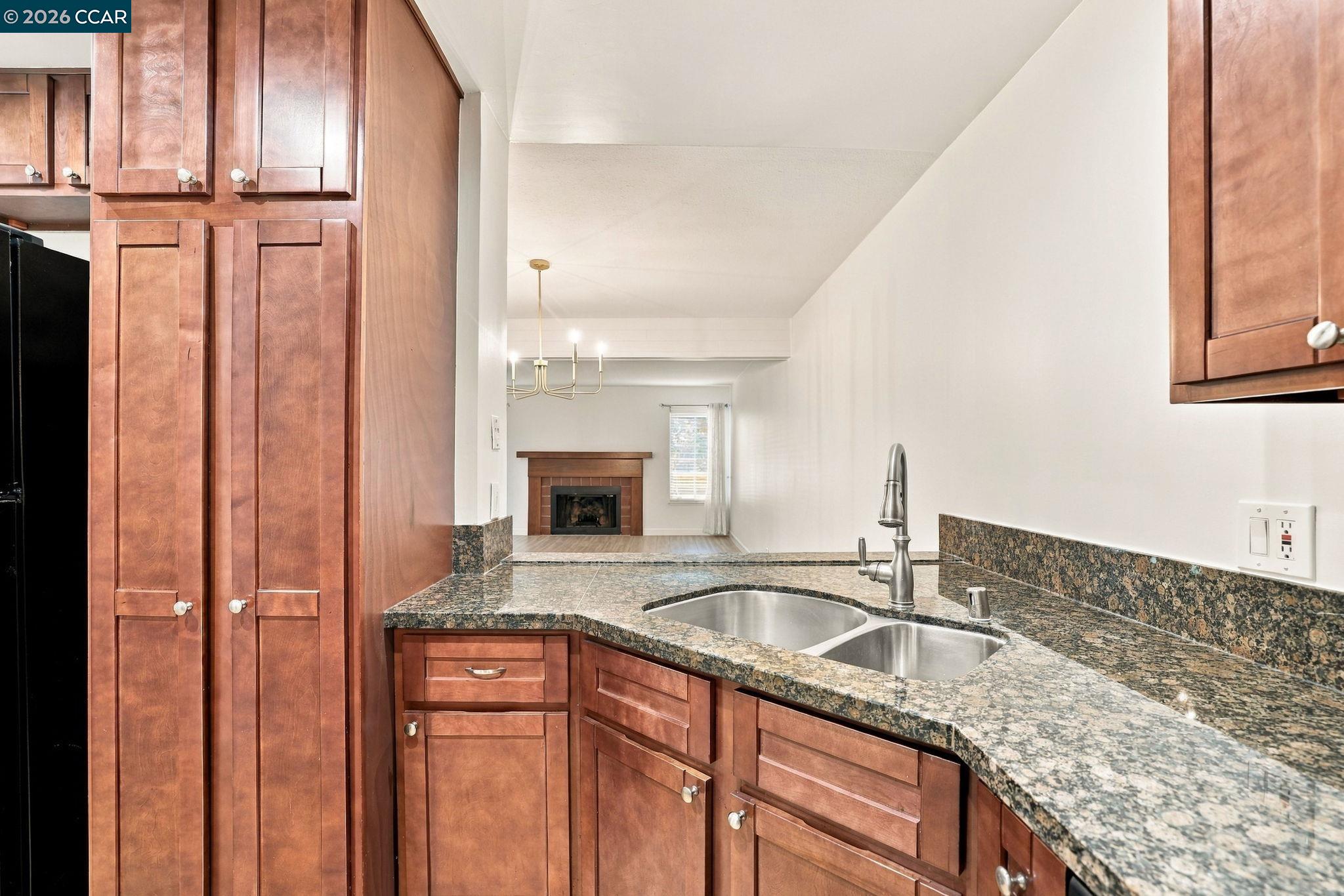 1670 Clayton Road, Unit 3 Concord, CA 94520 - Photo 3 of 27 Gallery Image 3