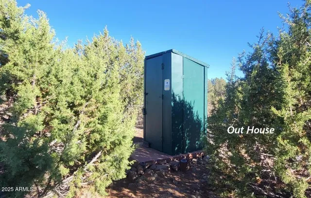 a view of a yard with mountain