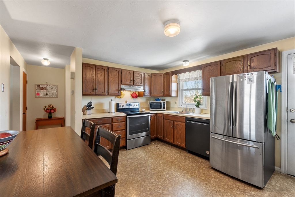 23 B Timrod Drive Worcester, MA 01603 - Photo 17 of 27