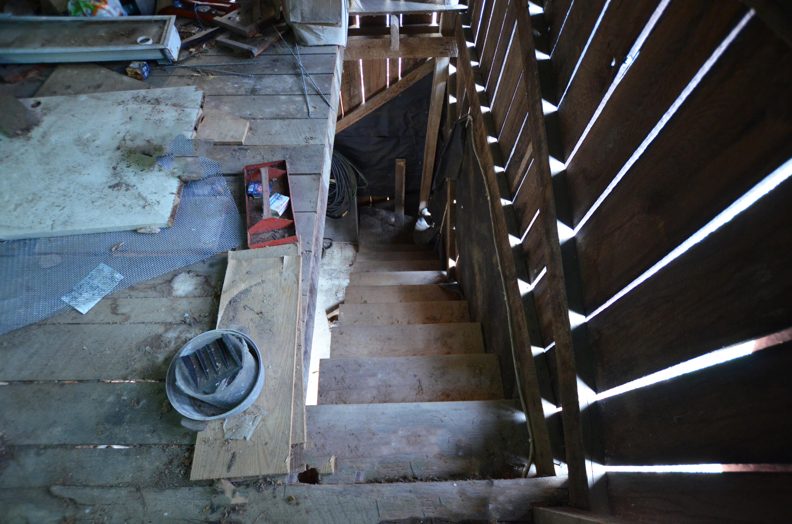 11907 Old Landing Road Irvine, KY 40336 - Photo 87 of 130 Stairs!