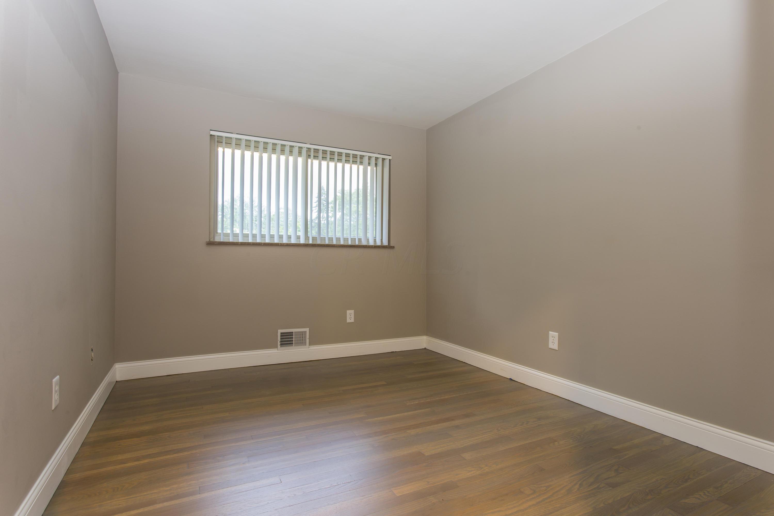 3277 Leighton Road Columbus, OH 43221 - Photo 22 of 30