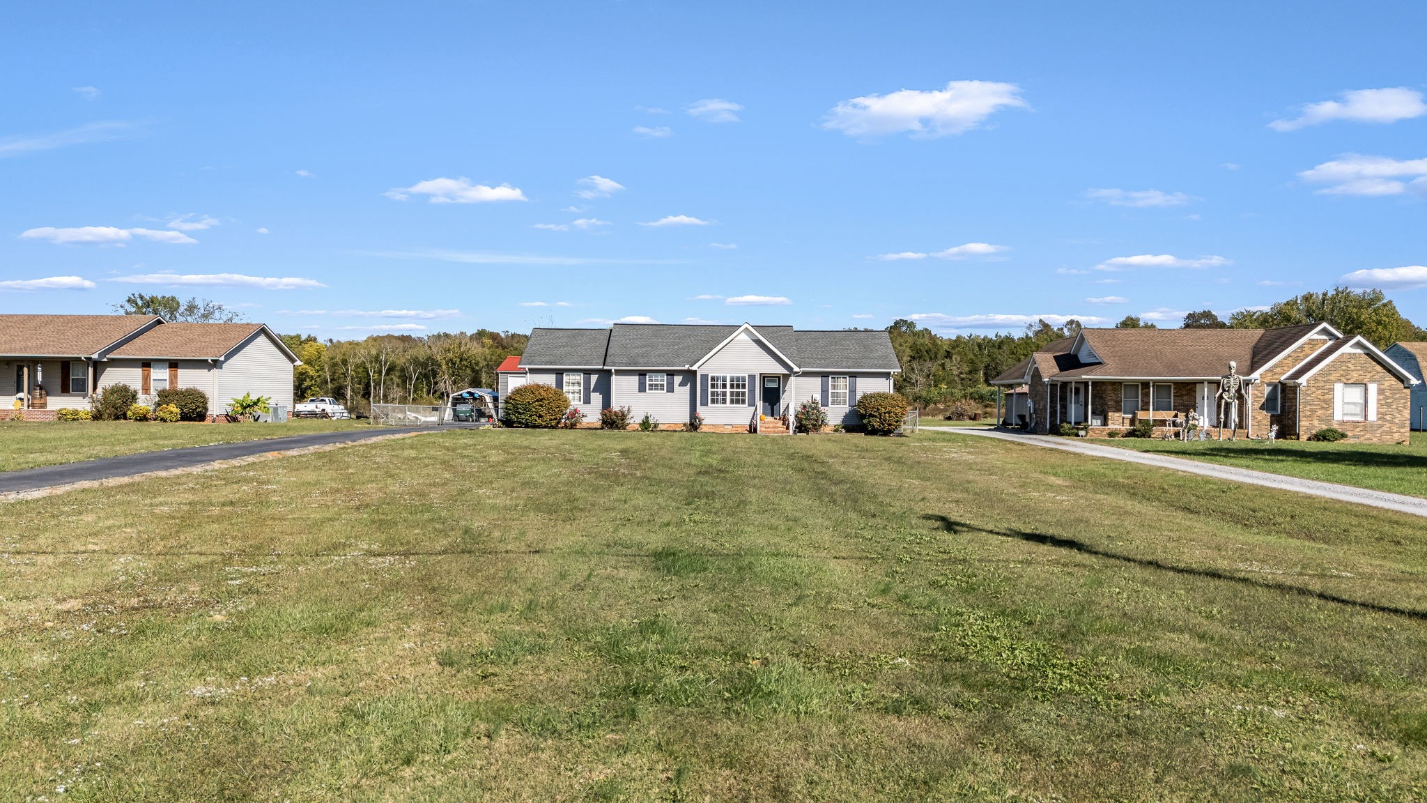 2936 Midland Road Shelbyville, TN 37160 - Photo 6 of 46 a house view with a outdoor space