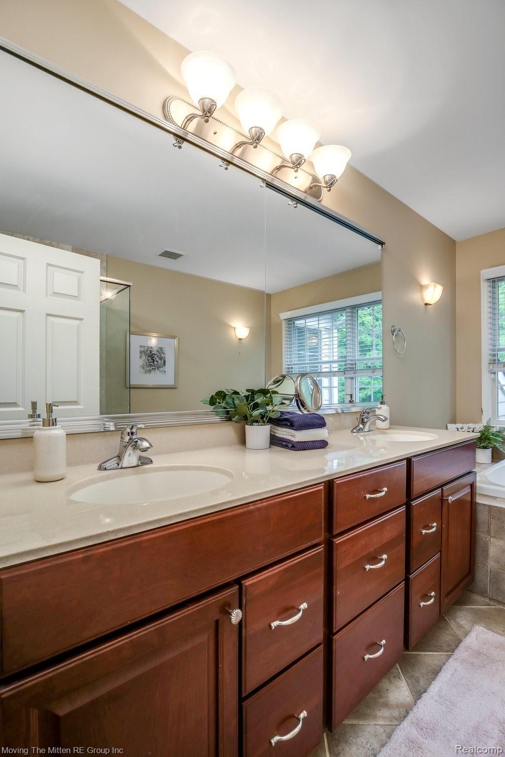 24906 Reeds Pointe Drive, Unit 47 Novi, MI 48374 - Photo 33 of 78 24906+Reeds+Pointe+Dr+Novi-32-web.jpg