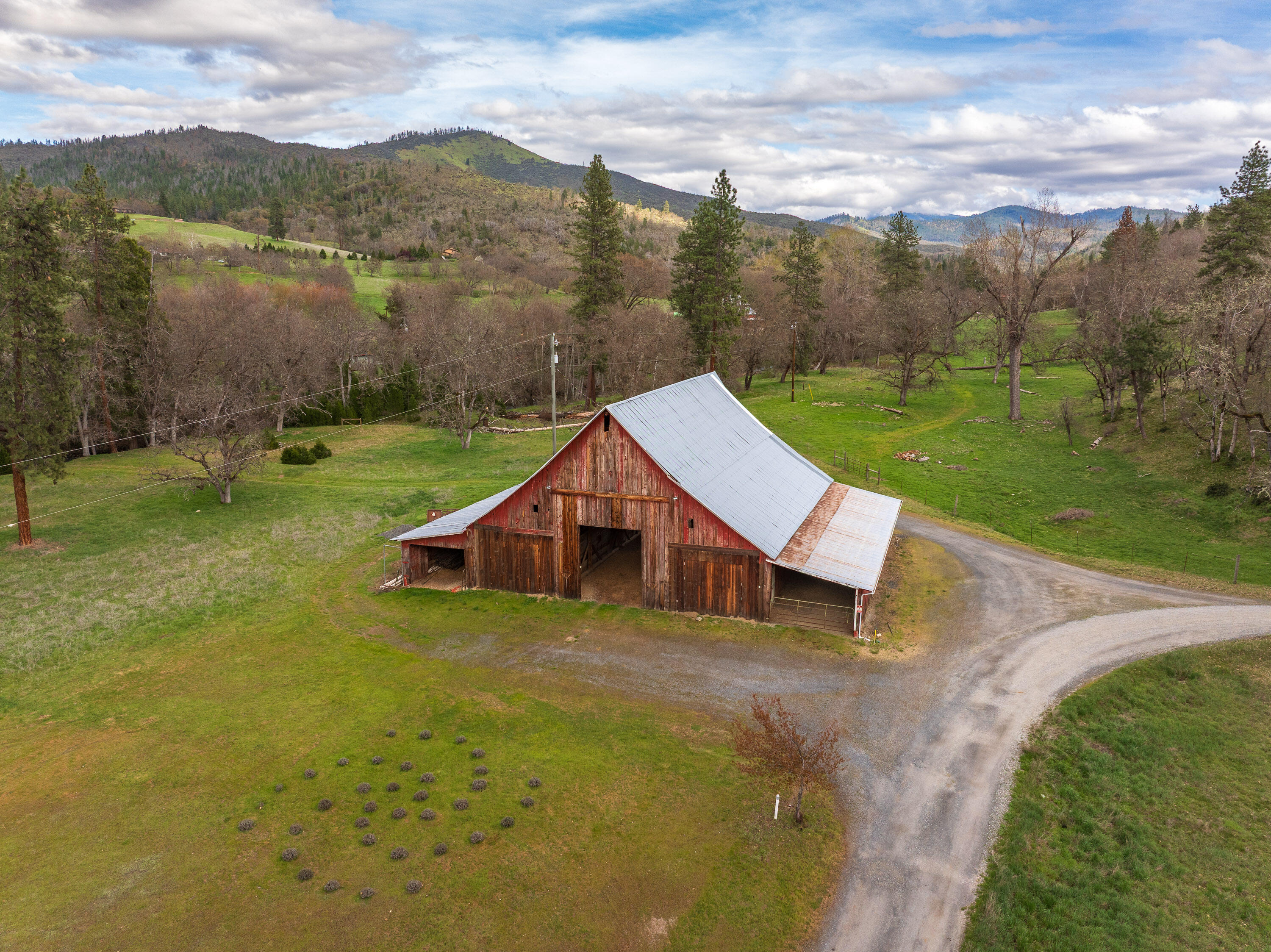 3998 Little Applegate Road Jacksonville, OR 97530 - Photo 60 of 77 3998LittleApplegate69
