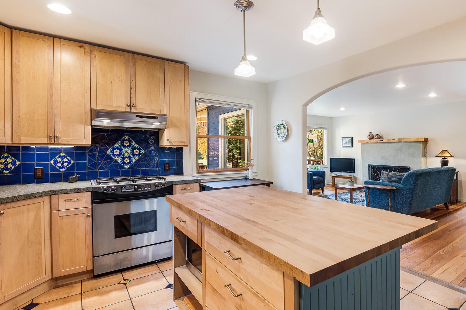 809 Northeast 9th Street Bend, OR 97701 - Photo 13 of 42 Butcher block island