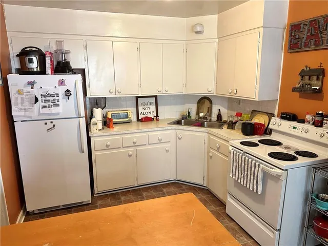 $194,900 | 11305 East Winner Road, Independence, MO 64052