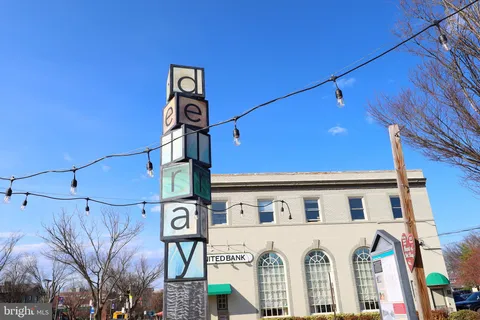 $449,000 | 217 East Duncan Avenue, Unit A, Alexandria, VA 22301