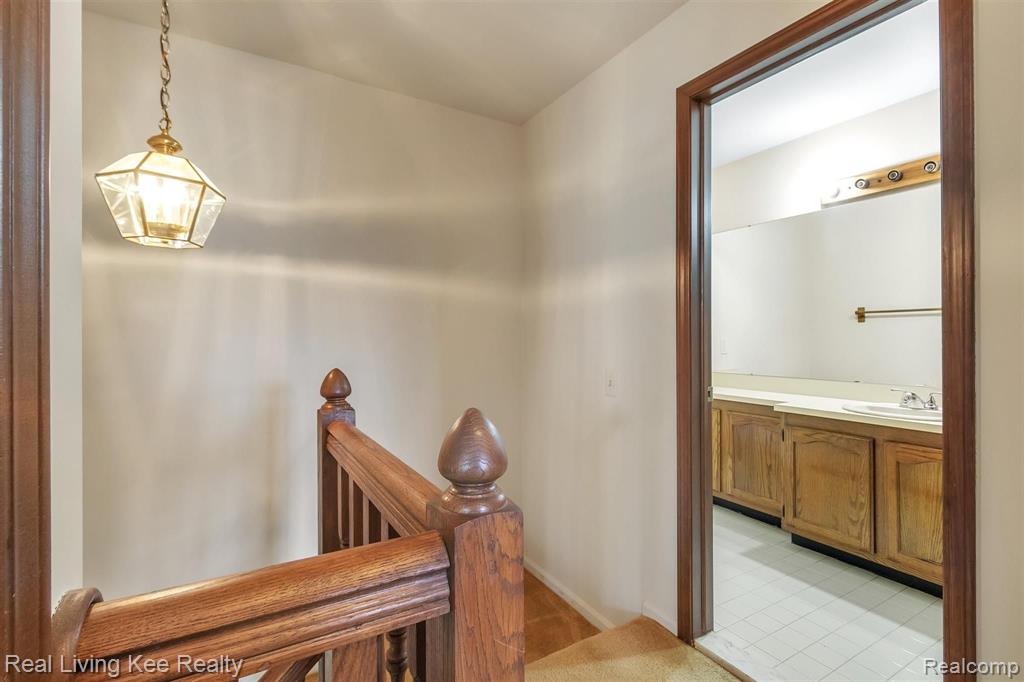 144 Meadow Ln Circle Rochester Hills, MI 48307 - Photo 19 of 36