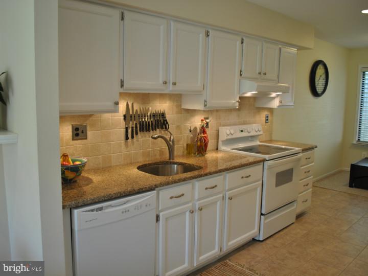 103 Hanover Court Wayne, PA 19087 - Photo 2 of 17 Gallery Image 2
