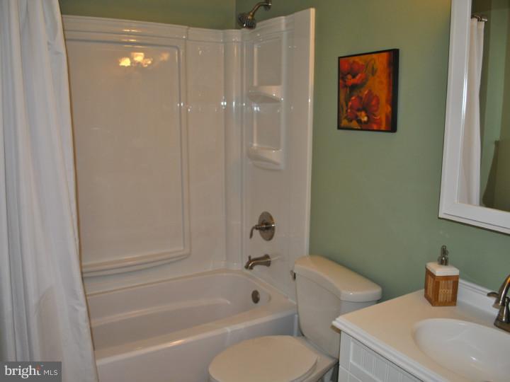 103 Hanover Court Wayne, PA 19087 - Photo 13 of 17 Gallery Image 13