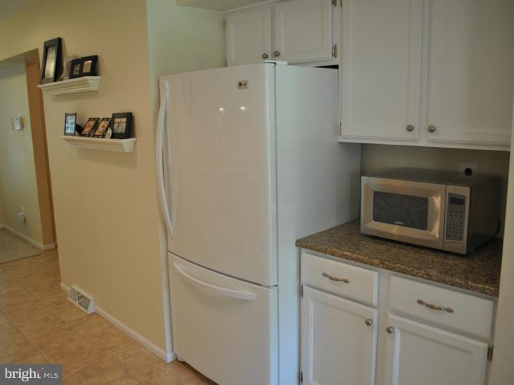 103 Hanover Court Wayne, PA 19087 - Photo 5 of 17 Gallery Image 5