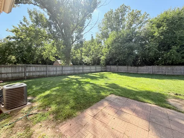 $206,000 | 18018 Chantilly Lane, Hazel Crest, IL 60429