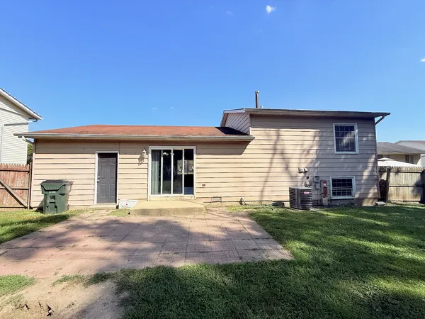 $206,000 | 18018 Chantilly Lane, Hazel Crest, IL 60429