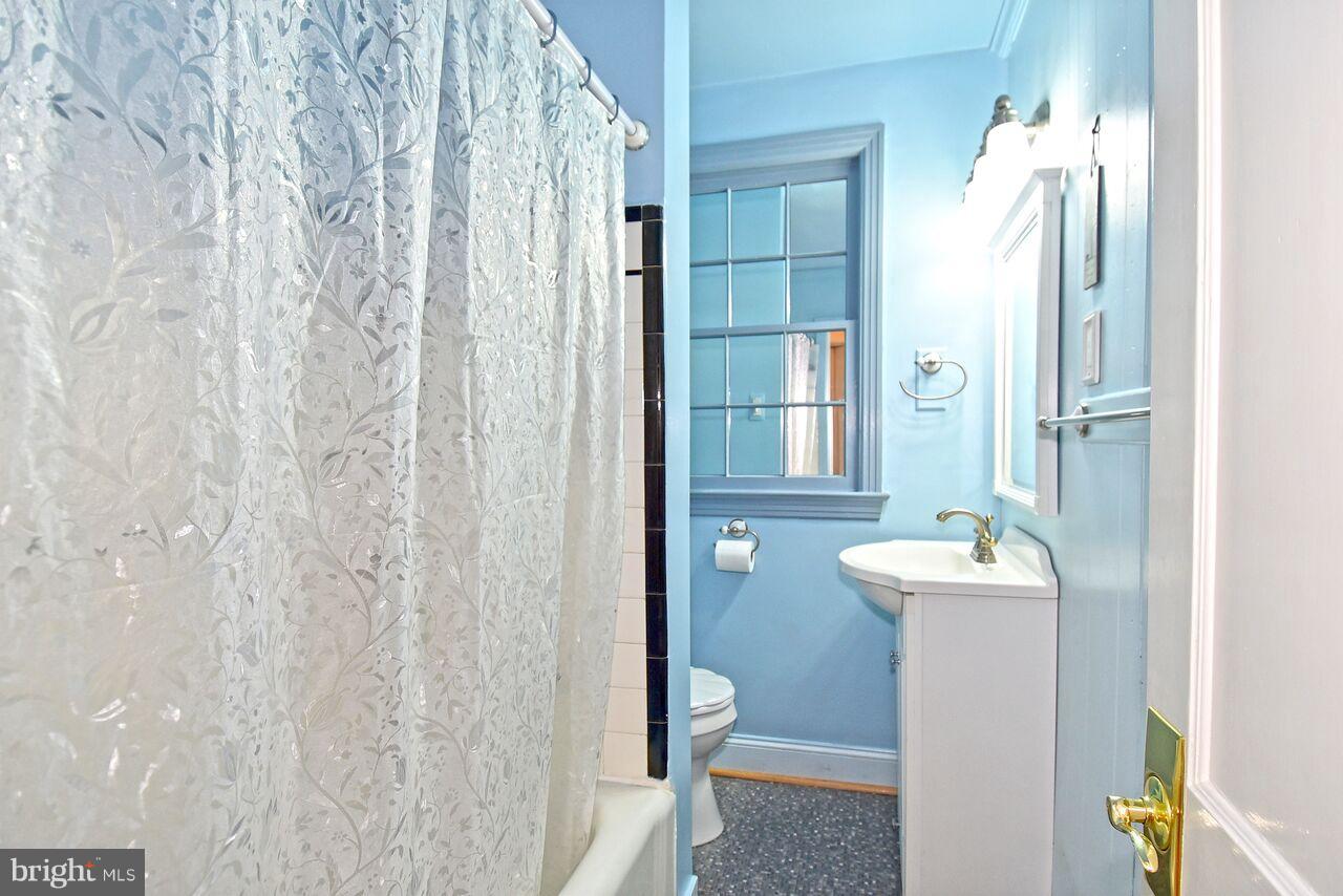 10111 Greenock Road Silver Spring, MD 20901 - Photo 17 of 30 FULL BATH ON MAIN LEVEL