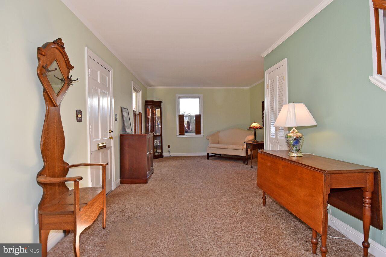 10111 Greenock Road Silver Spring, MD 20901 - Photo 4 of 30 SPACIOUS LIVING ROOM GREAT FOR ENTERTAINING