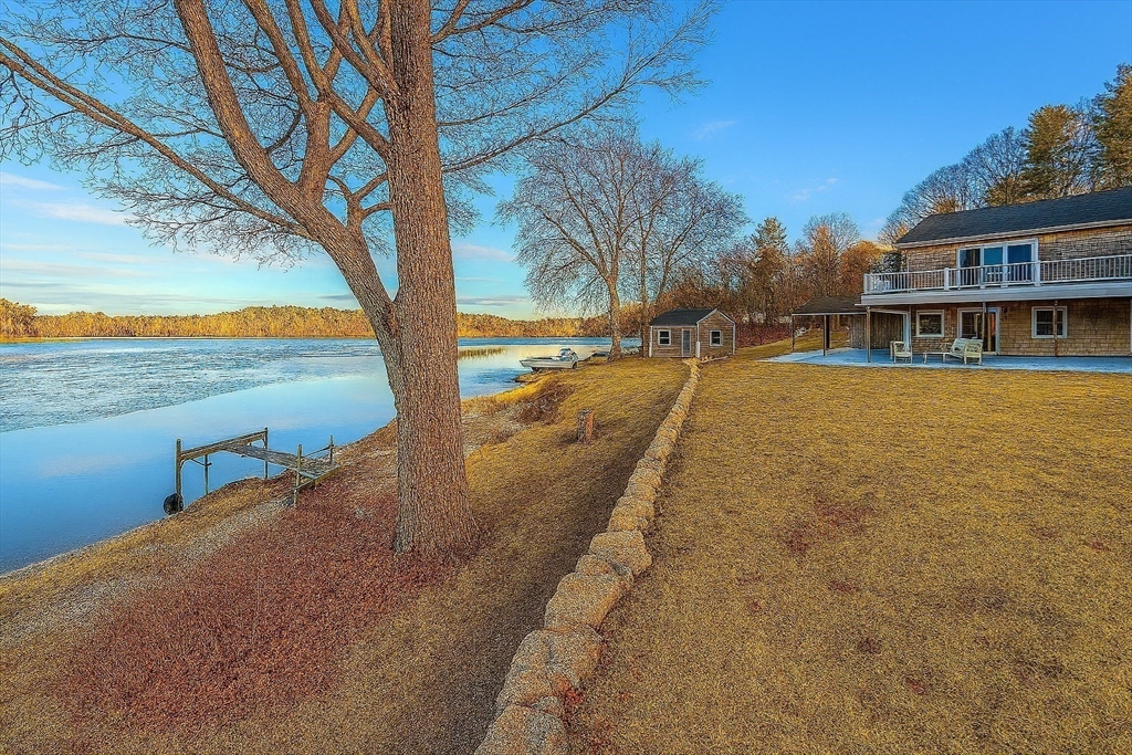 27 Carrier Lane Sutton, MA 01590 - Photo 2 of 34