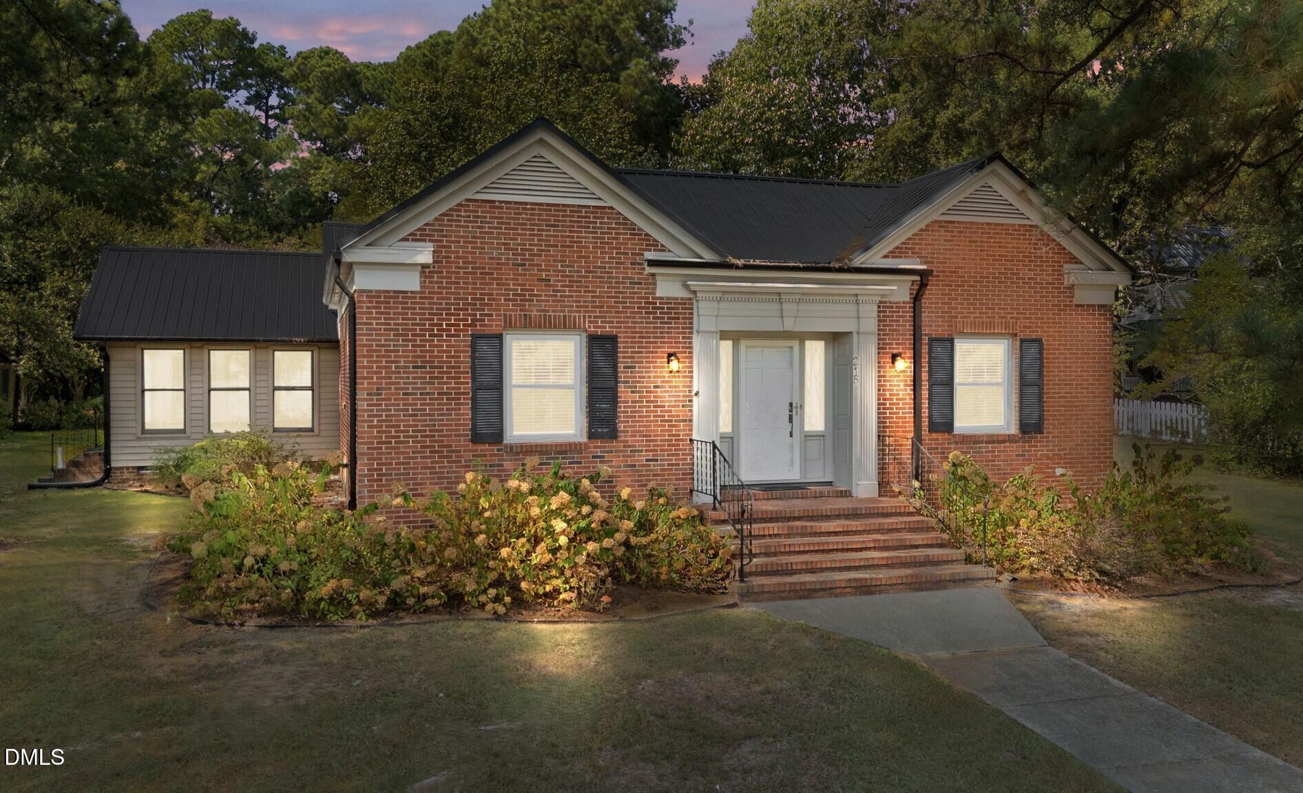 Welcome to 415 E Branch Street