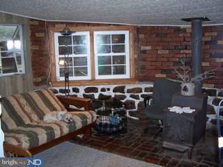7 Pine Road Mount Laurel, NJ 08054 - Photo 5 of 6 a outdoor living space with furniture