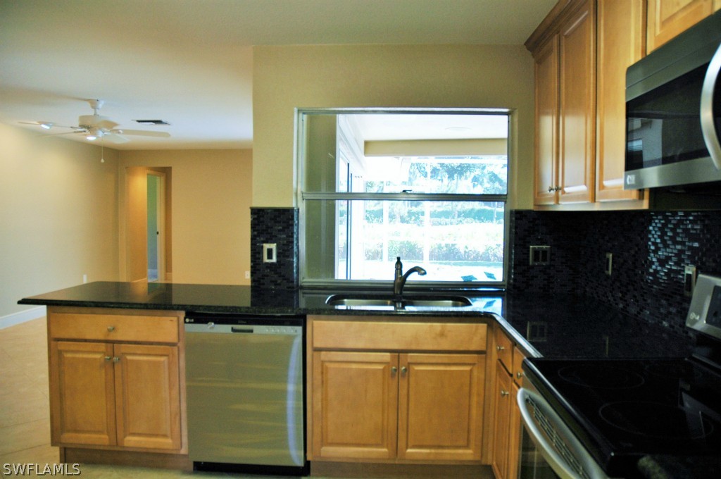451 Torrey Pines Point Naples, FL 34113 - Photo 5 of 24 Gallery Image 5