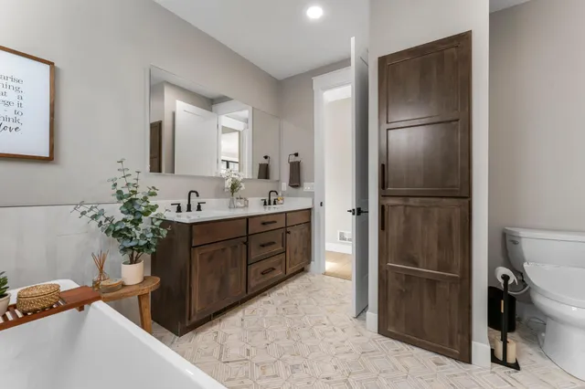 $1,400,000 | 21009 Karoline Court North, Forest Lake, MN 55025