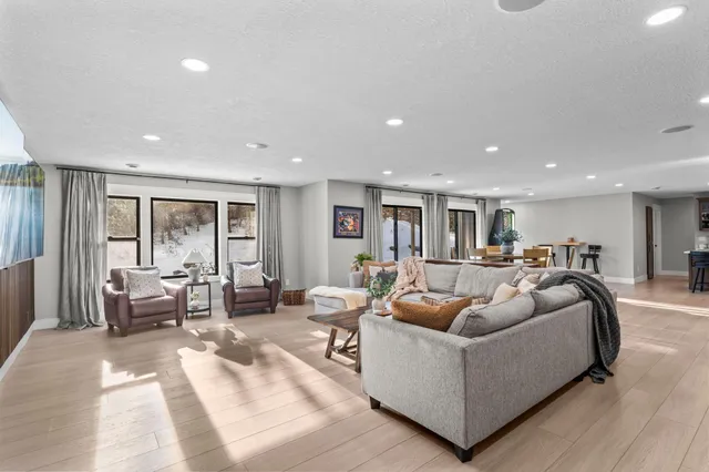 $1,400,000 | 21009 Karoline Court North, Forest Lake, MN 55025