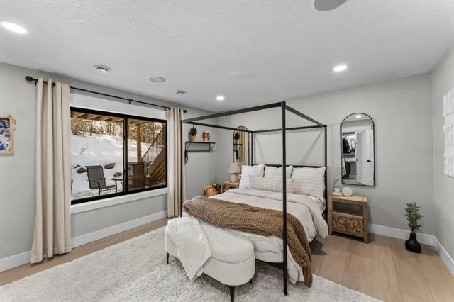 $1,400,000 | 21009 Karoline Court North, Forest Lake, MN 55025