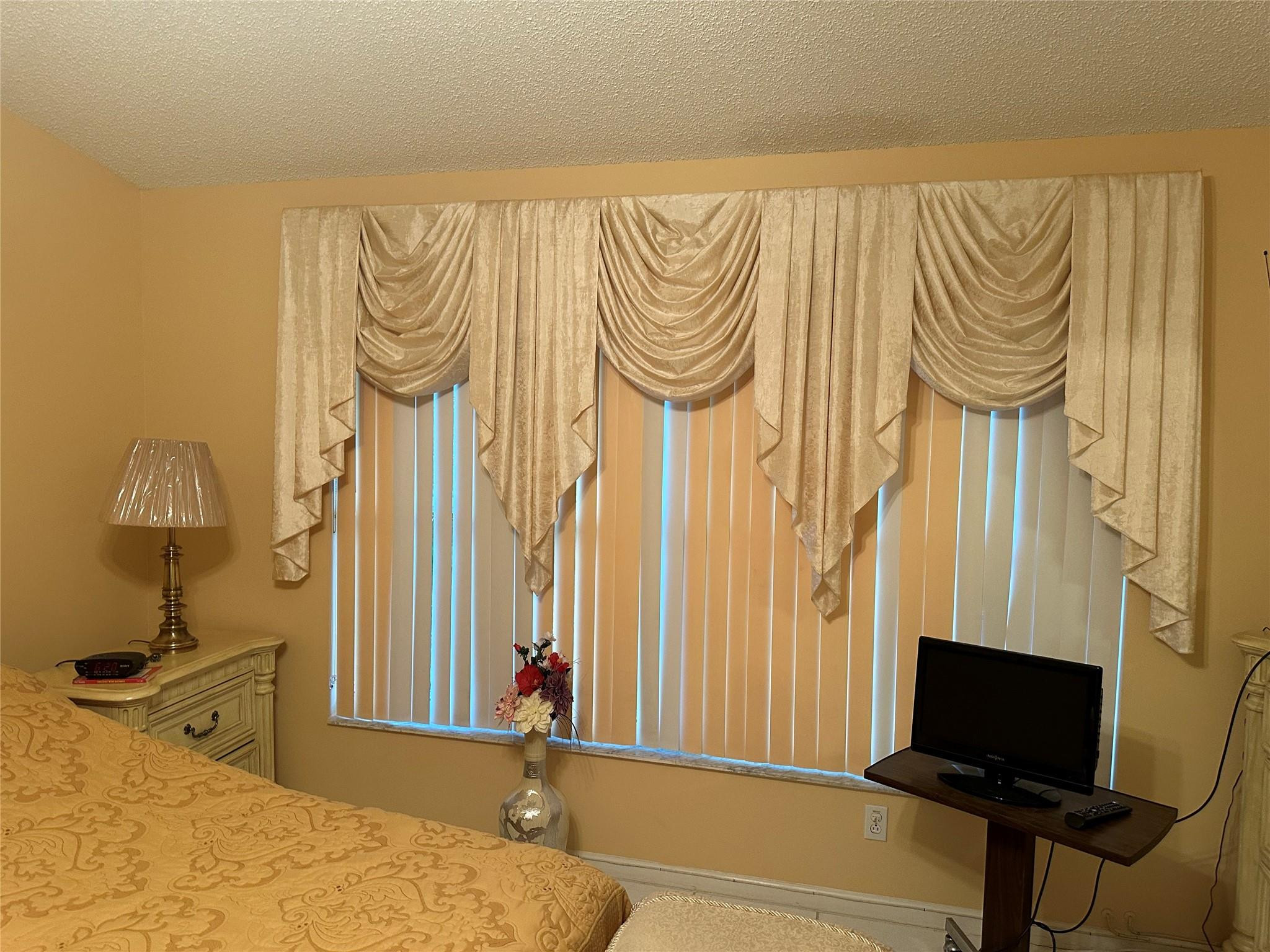 5912 Northwest 93rd Terrace Tamarac, FL 33321 - Photo 25 of 47 Master bedroom