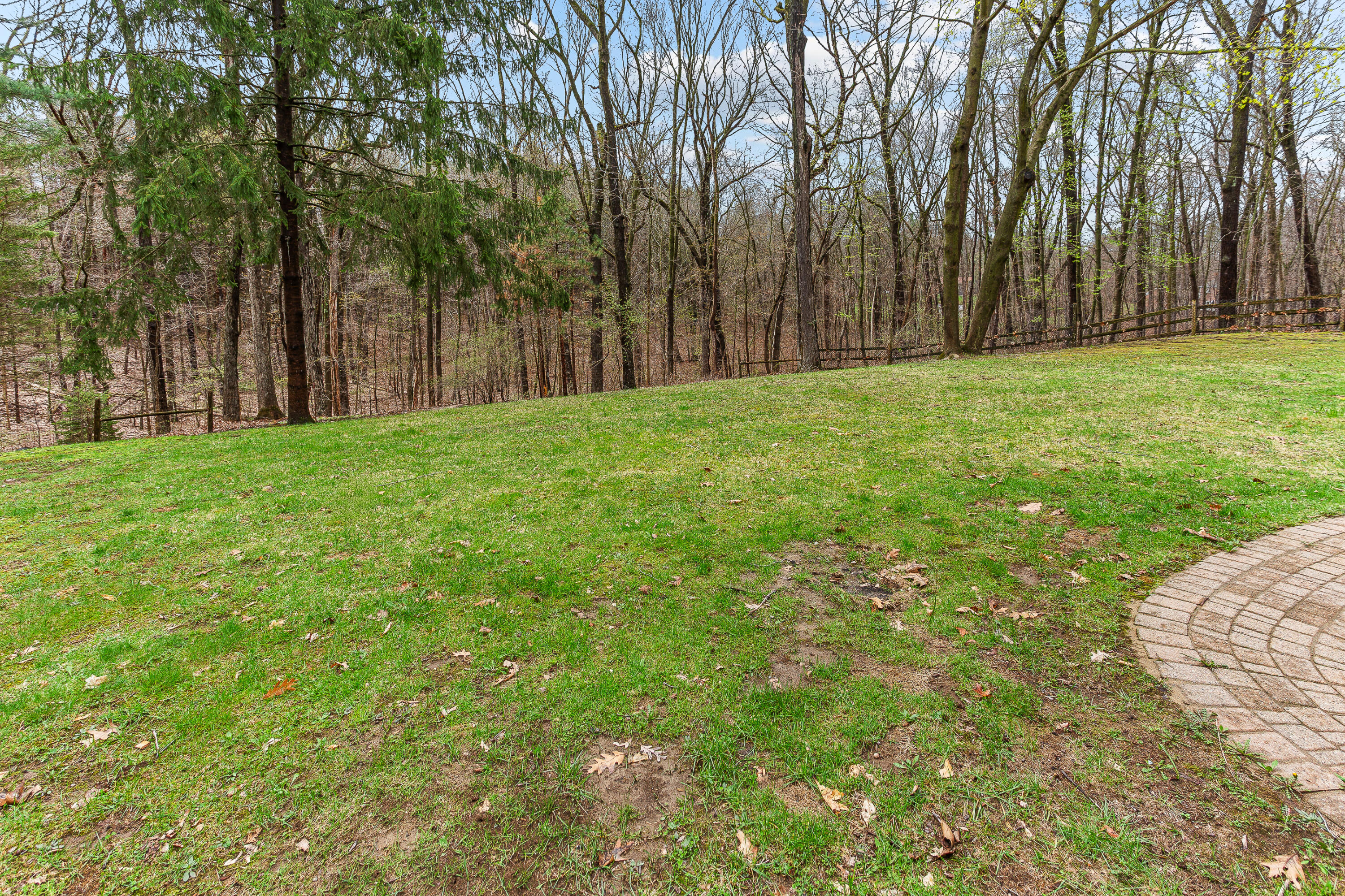 250 Scottshill Road Milford, MI 48381 - Photo 7 of 43 IMG_2383