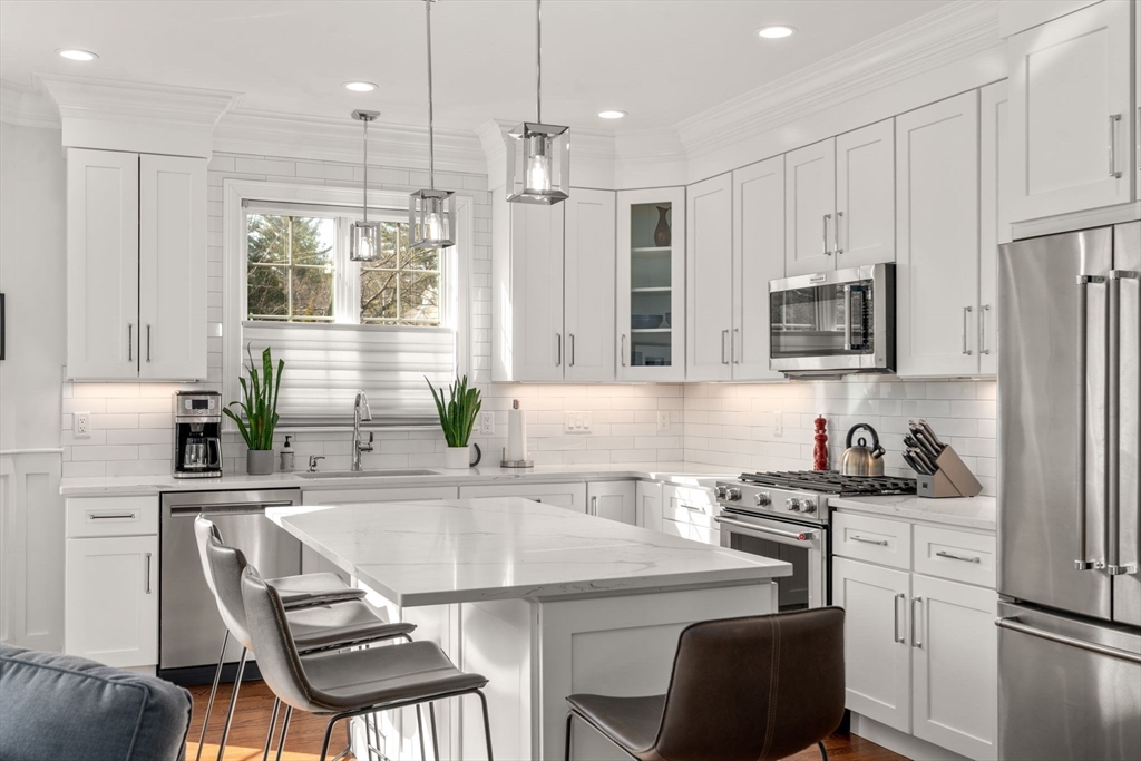 210 Evelyn Road, Unit 210 Newton, MA 02468 - Photo 11 of 33