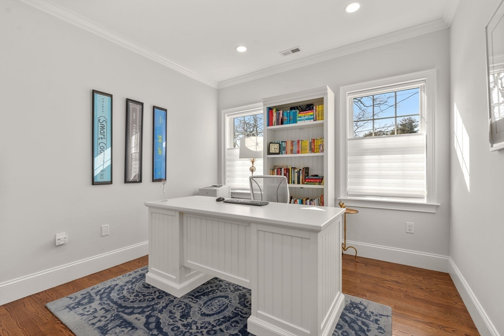 210 Evelyn Road, Unit 210 Newton, MA 02468 - Photo 18 of 33