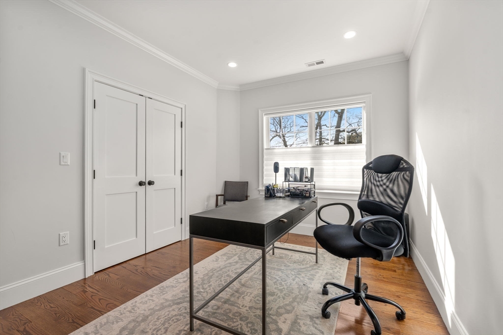 210 Evelyn Road, Unit 210 Newton, MA 02468 - Photo 19 of 33