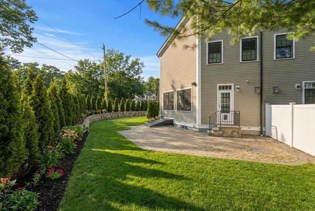 210 Evelyn Road, Unit 210 Newton, MA 02468 - Photo 2 of 33