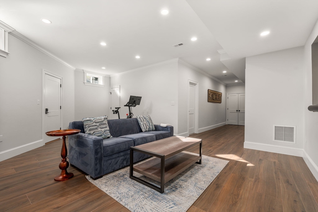 210 Evelyn Road, Unit 210 Newton, MA 02468 - Photo 29 of 33