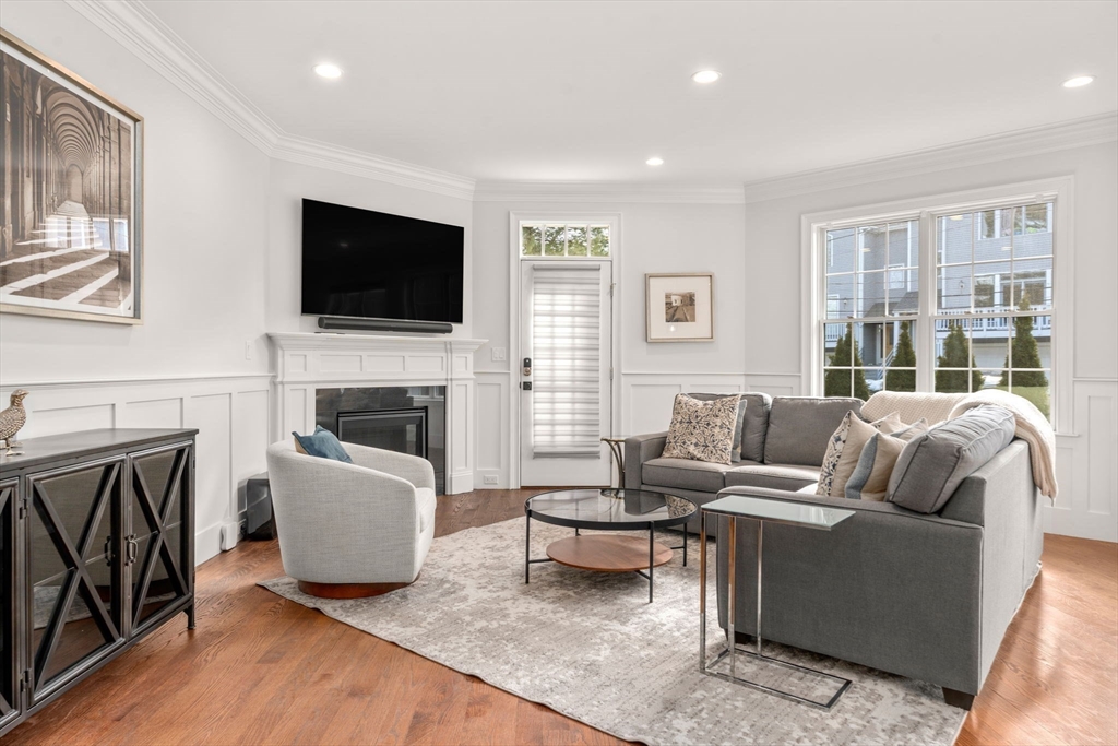 210 Evelyn Road, Unit 210 Newton, MA 02468 - Photo 3 of 33