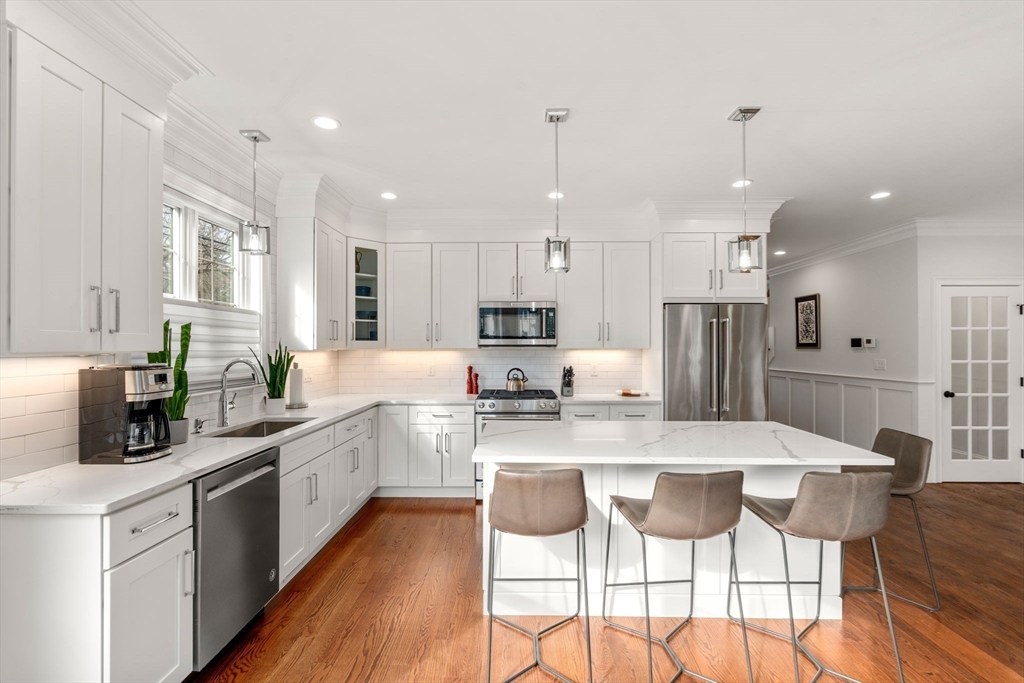 210 Evelyn Road, Unit 210 Newton, MA 02468 - Photo 7 of 33