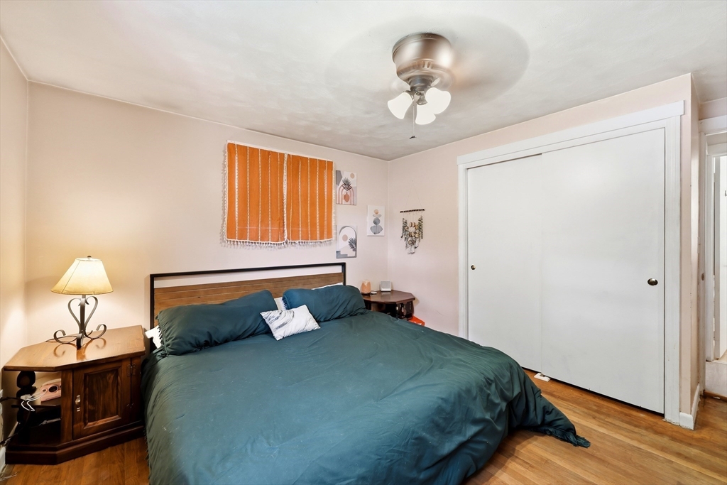346 Newhouse Street Springfield, MA 01118 - Photo 13 of 27