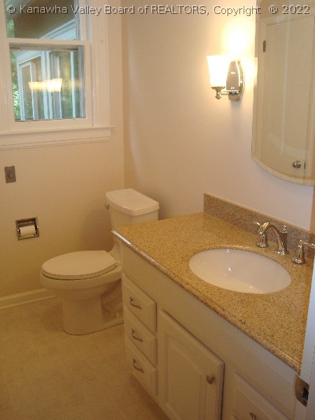 630 Wood Road Charleston, WV 25302 - Photo 14 of 30 Gallery Image 14