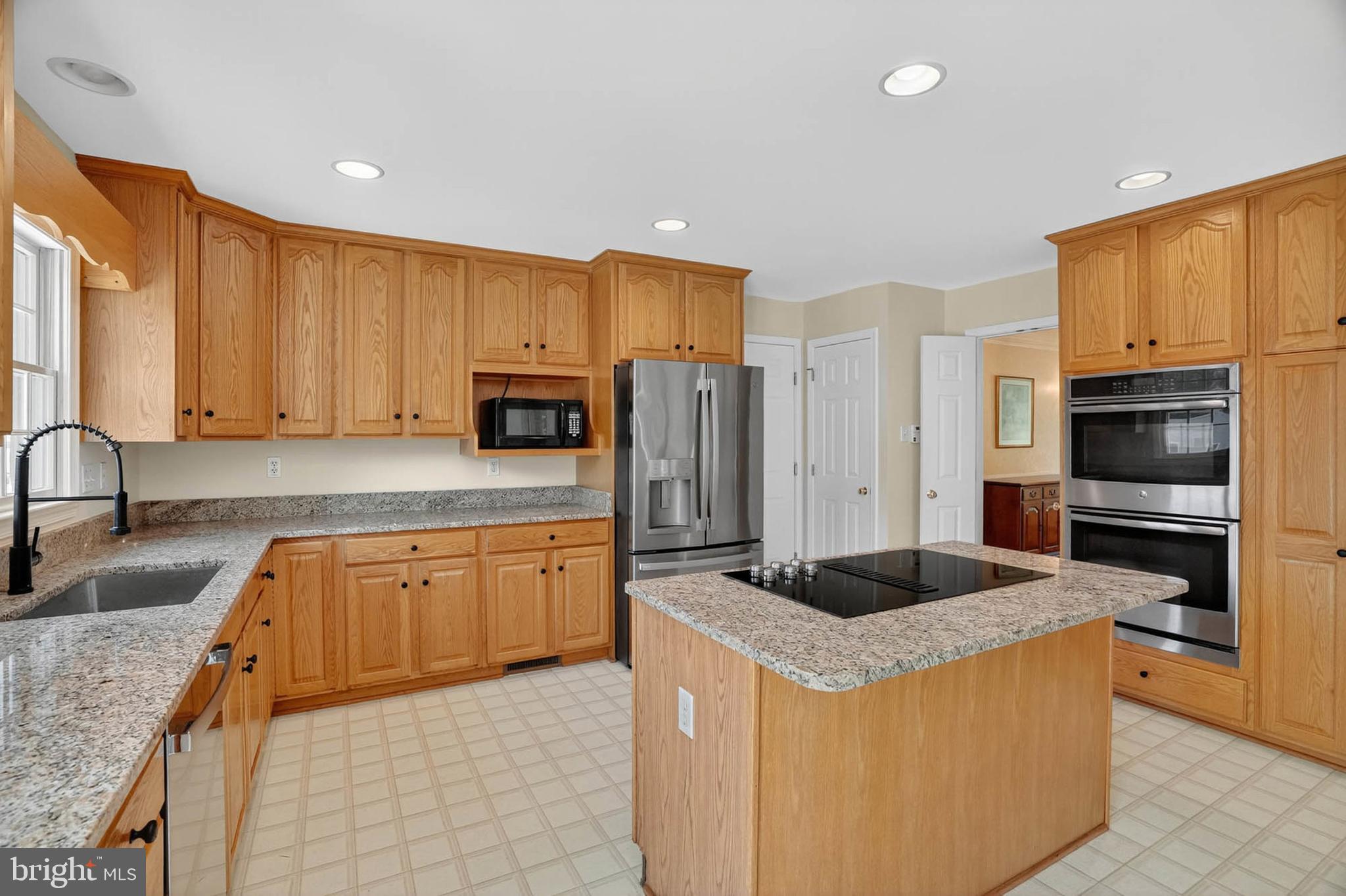 13215 Hunt Ridge Road Ellicott City, MD 21042 - Photo 9 of 53 Spacious and well appointed