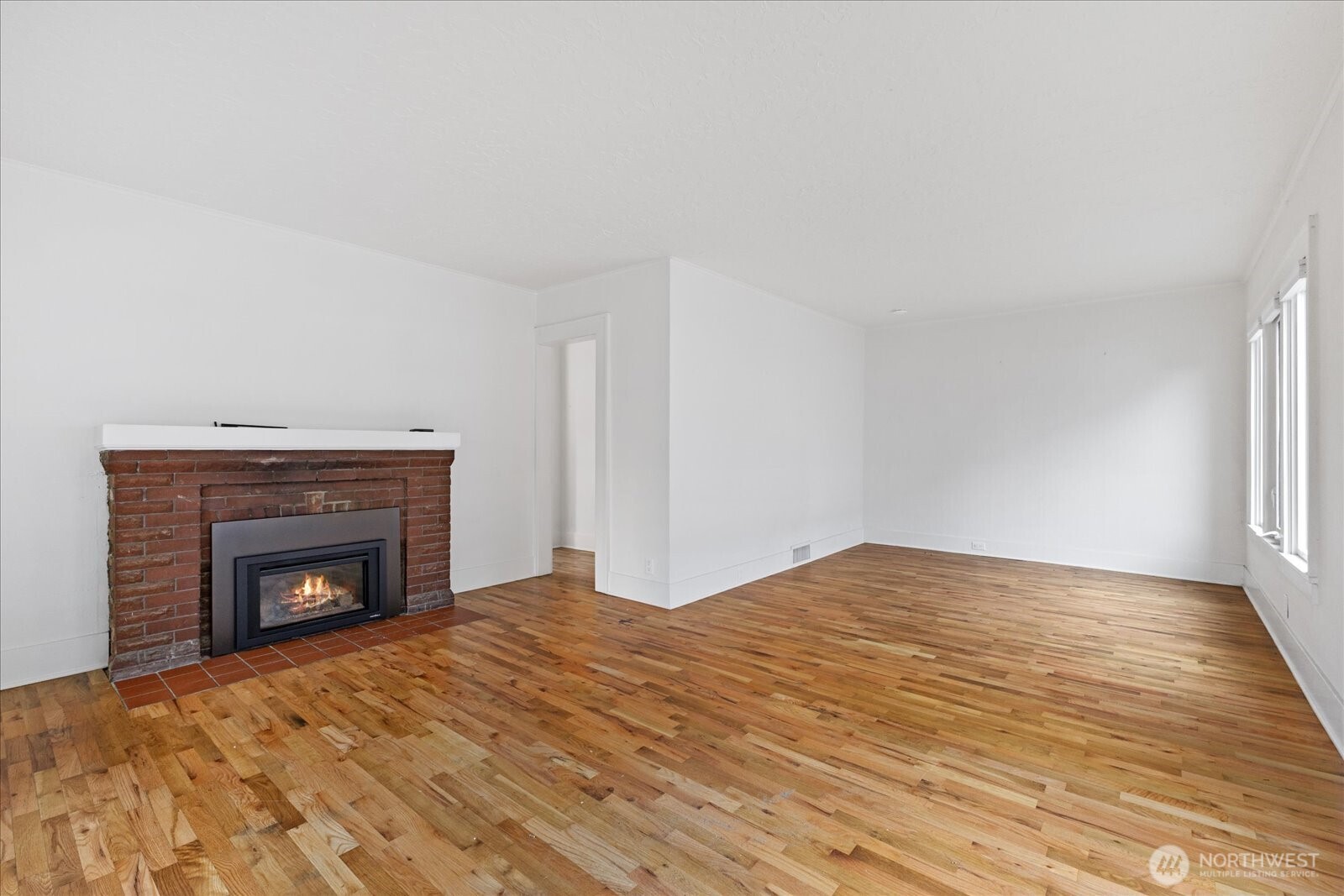 706 North 78th Street Seattle, WA 98103 - Photo 8 of 32