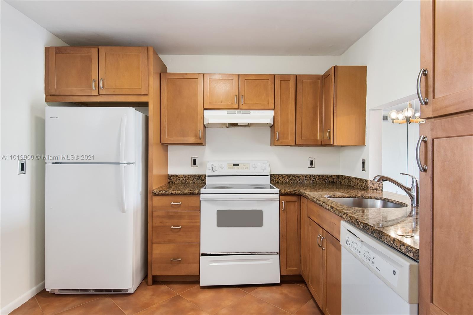 3905 North Nob Hill Road, Unit 405 Sunrise, FL 33351 - Photo 3 of 18